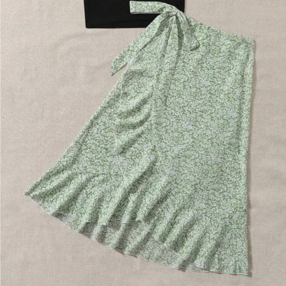 Ditsy floral print wrap skirt - Picture 4 of 4